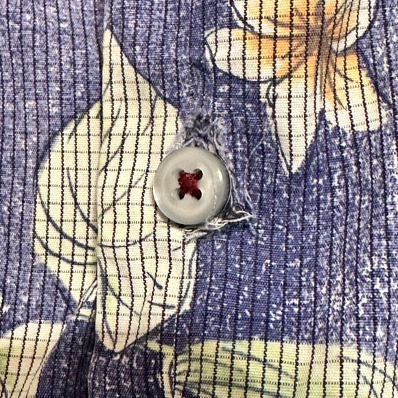 Tommy Bahama Shirt Men’s Size Medium Blue Tropical Floral Print Button Down - Picture 7 of 11